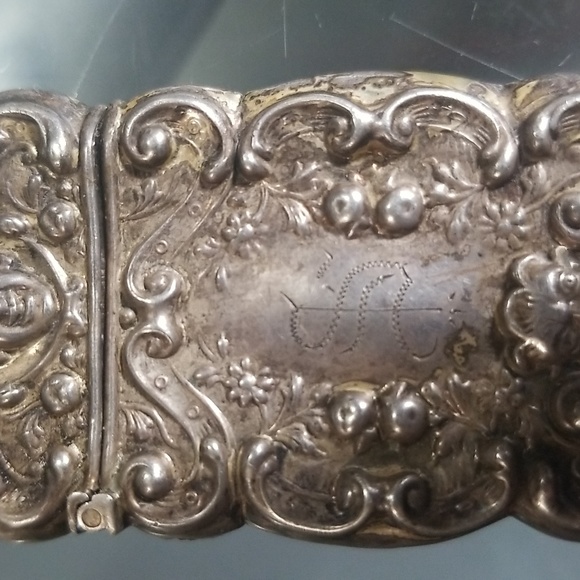 Antique Art Nouveau Match Safe - Picture 2 of 9